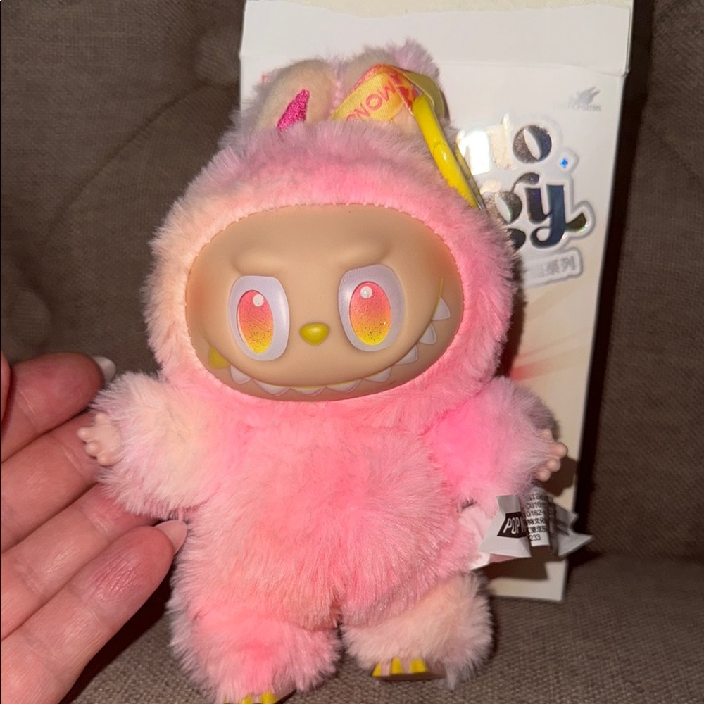 BIG INTO ENERGY Monster LABUBU loyalty